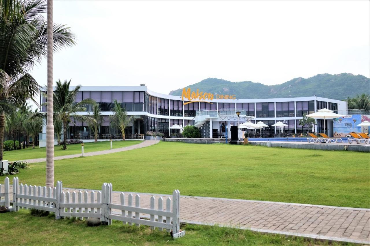 Private Villa At Oceanami Resort Phuochai 외부 사진