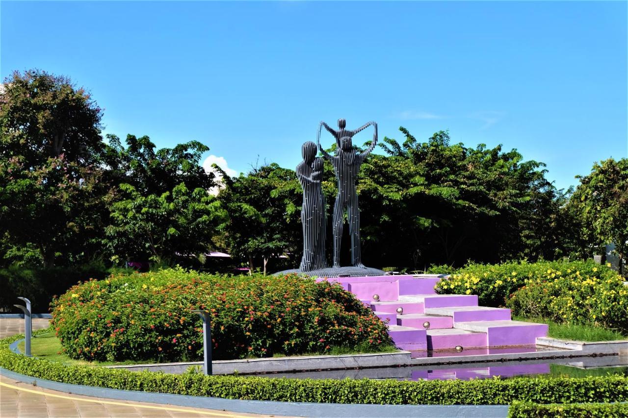 Private Villa At Oceanami Resort Phuochai 외부 사진